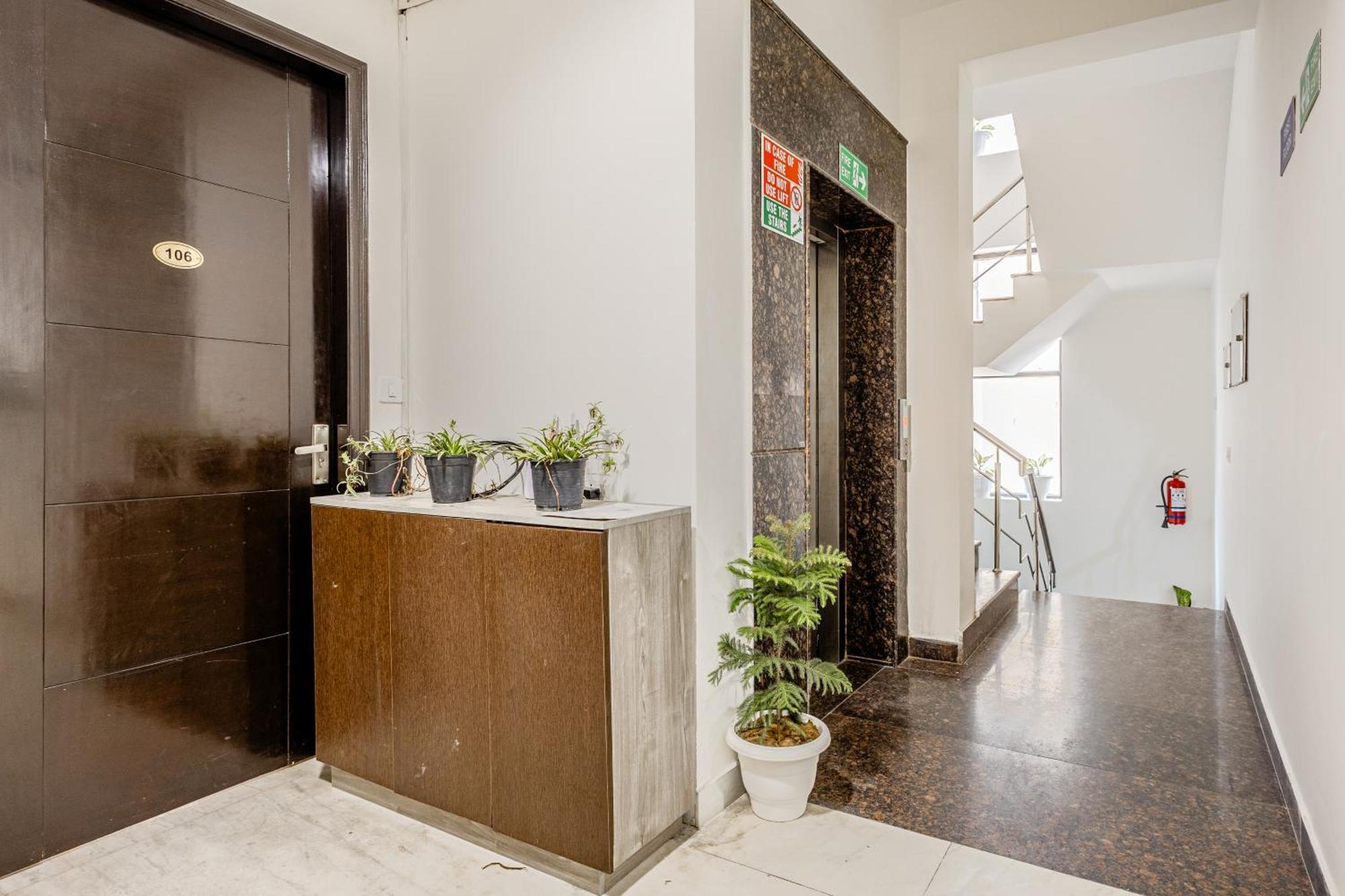 Lime Tree Service Apartment Golf Course Road, Gurgaon Exterior photo