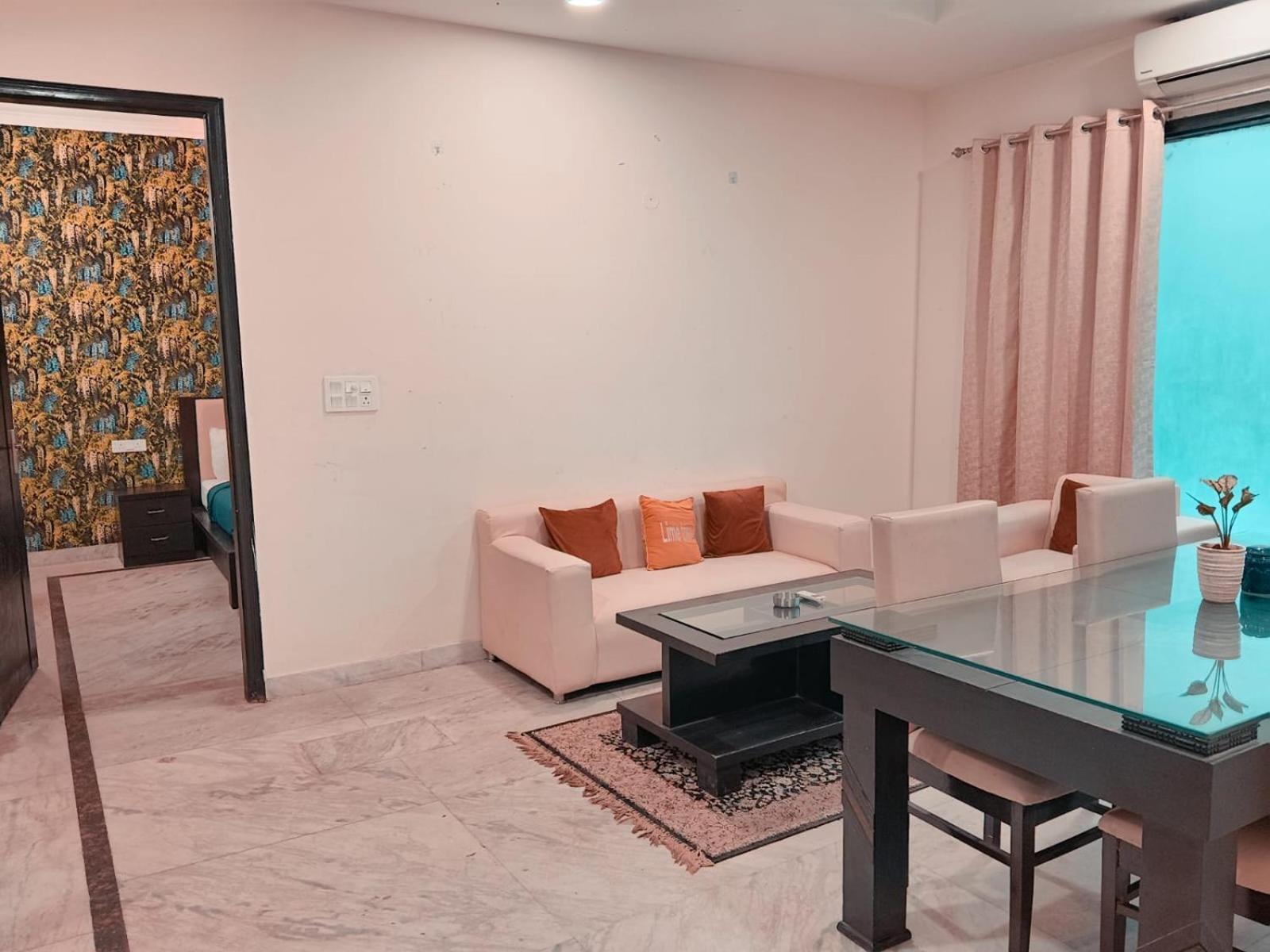 Lime Tree Service Apartment Golf Course Road, Gurgaon Exterior photo
